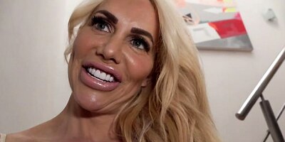 Sensual big-boobed MILF Tori Cummings enjoys hardcore penetration