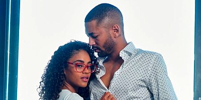 Cute ebony model with kinky hairs Scarlit Scandal rides on a black bull