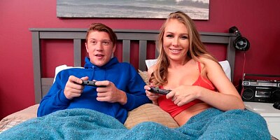 Gorgeous glamorous MILF with huge tits Jeanie Marie Sullivan cheats with a sutd