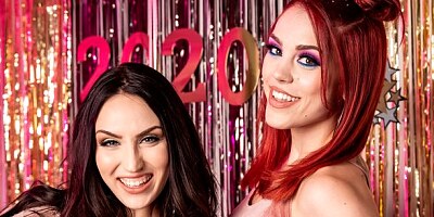 Two sweet chicks Jade Baker and Molly Stewart are having fun in the bathtub