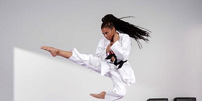 Small-tit ebony girlfriend Kira Noir cheats with a lucky young man