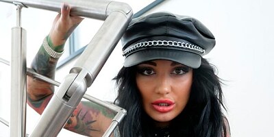 Sporty tattooed brunette Adel Asanty is trying double penetration