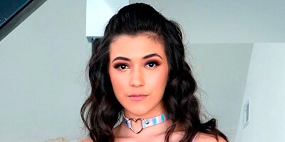 Sensual and slutty teen Brooklyn Gray knows how to suck