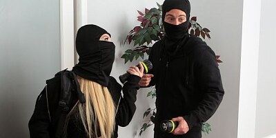 Stunning FFM action with two spicy babes Lexi Luna and Kenzie Reeves