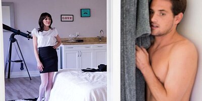 Sweet small-tit MILF Lexi Foxy roughly nailed in the bedroom