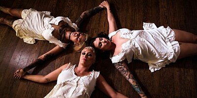 Awesome FFFM with Bonnie Rotten, Ivy Lebelle and Ryan Keely