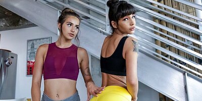 Two models Kitty Carrera and Sofie Reyez are getting penetrated