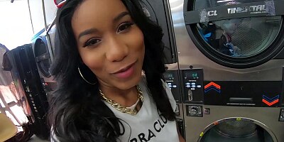 Bubble Butt Ebony Babe Jenna Foxx Fucks Guy at Public L