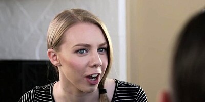 Pungent brunette bimbo prepares for blowjob