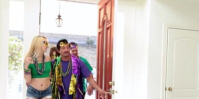 Gorgeous cutie sierra nicole getting stuffed