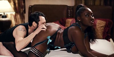 Desperate real estate agent Osa Lovely bangs with her p