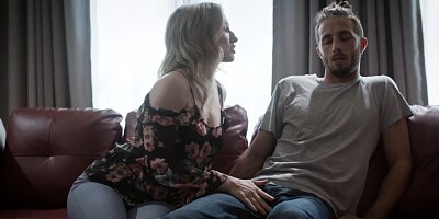 MILF aunt lures reluctant teen into fucking her pussy