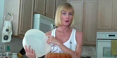 Granny Grind Her Pelvis Amateur Sex