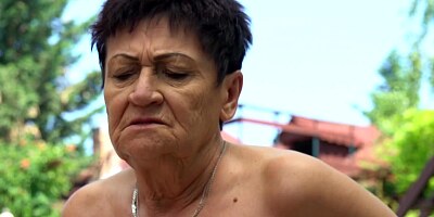 Mature lady seduces handsome youngster for entertainments