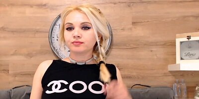 Blonde babe exposing ass cheeks live