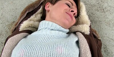 Russian amateur Sasha Zima gets her mouth and vag fucked outdoors