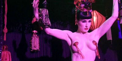 SEARCH CELEBRITY HD - Dita Von Teese Topless Striptease