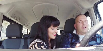 Brunette babe Bella Beretta gets rimmed