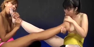 Passionate Japanese Lesbian Foot Worship