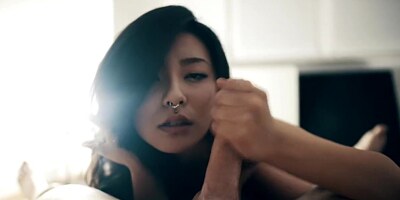 Japanes moaning during first fuck in new Flat.