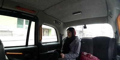 Skinny redhead shows how to suck