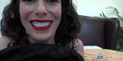 Vera King sucks you off, gives you a footjob and rides you