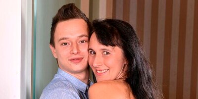 Raven-haired chick Nikki Nuttz stimulates her little pussy