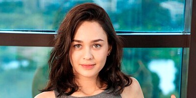 Bitchy brunette with nice boobs Michelle Can shows off her skills