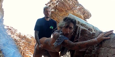 Horny Girl Want His Dick In A Public Beach And Take A Big Facial