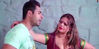 Sexy Sobha Bhabhi Ko Pair Uthakar Jabardast Choda