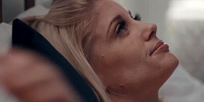 Sex-craving blonde seduced her female friend into having lesbian intercourse