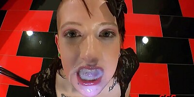 Little Linda the Sex Kitty gets her Pretty Face Cum Covered - GGG