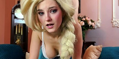 Blonde dressed like favorite character takes fat cock into pussy