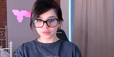 Nerdy PAWG Gamer Girl makes herself Cum and Squirt