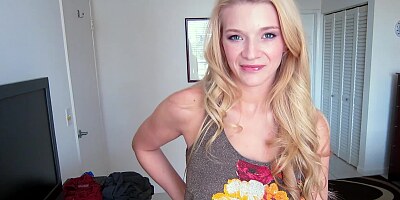 Honey wants to become a porn star and she needs her dude's help