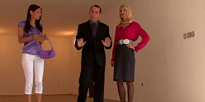 Gorgeous MILF Rachel Evans loves being poked with a firm cock