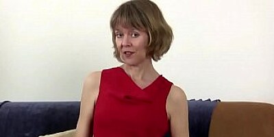 American milf Jacqueline takes care of her wide open pink cunt