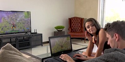 Cougar Reagan Foxx swallows thick cock and rides it on the couch