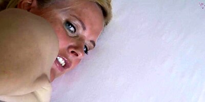 Mature Mom fucks every Day