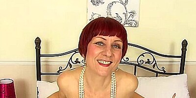 Alice White - Penny Brooks Plays With Her Milf Pussy