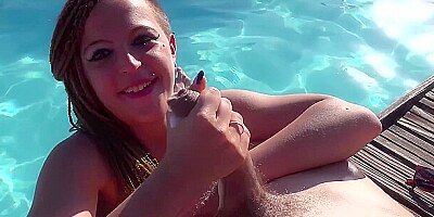 Hot Masked Blowjob Contest At The Pool