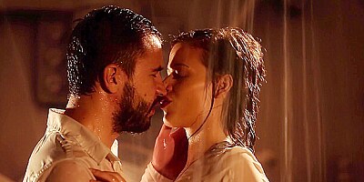 Beautiful Sex Under The Water Jets