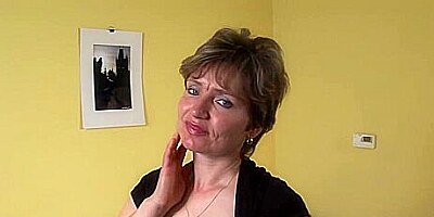 Hetta - This Housewife Loves To Show What Makes Her Horny