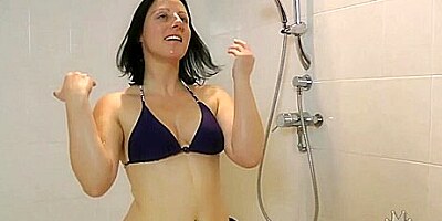 Amber Clare - Amber Lustfull Has A Golden Shower, Of The Honey Variety
