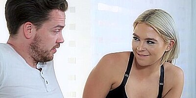 Rharri Rhound In Blonde Works Out Her Tight Pussy