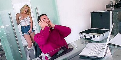 Hadley Viscara, Charles Dera A Natural Distraction / 18.7.2017