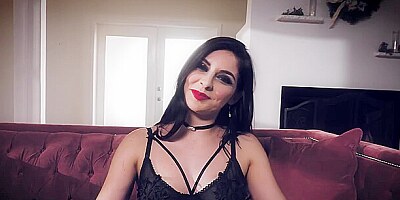 Kyle finger fucks Keiras pussy