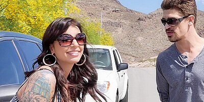 Wife With The Broken Car Thanks A Stranger Who Helped Her