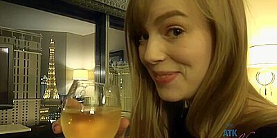 Dolly Leigh - You Got Some Stinky Finger On The First Date!