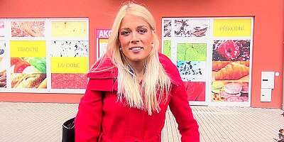 Cute And Beautiful Blonde Was Seduced